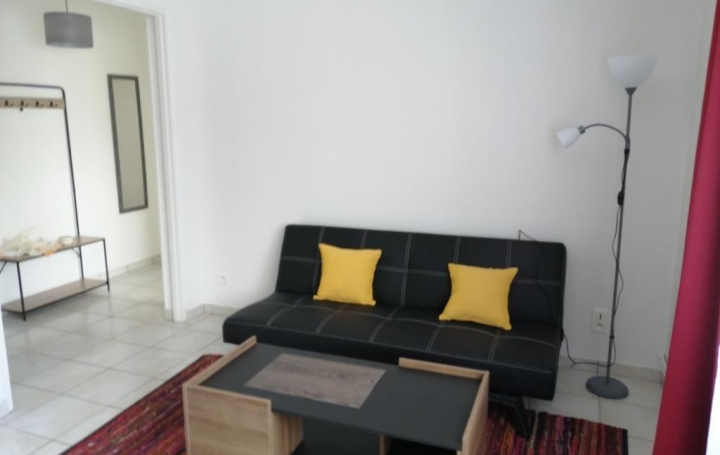 Immeuble SAINT-AMAND-MONTROND (18200)  240 m2 251 000 € 