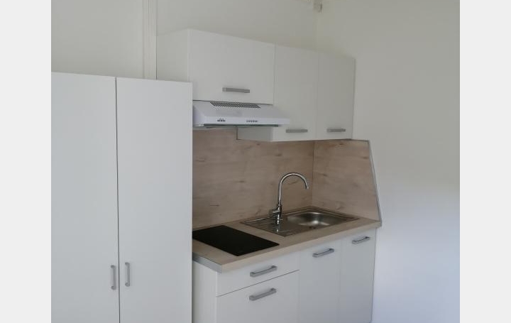 Immeuble SAINT-AMAND-MONTROND (18200)  240 m2 251 000 € 