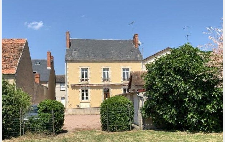Maison / Villa SAINT-AMAND-MONTROND (18200) 193 m<sup>2</sup> 180 000 € 