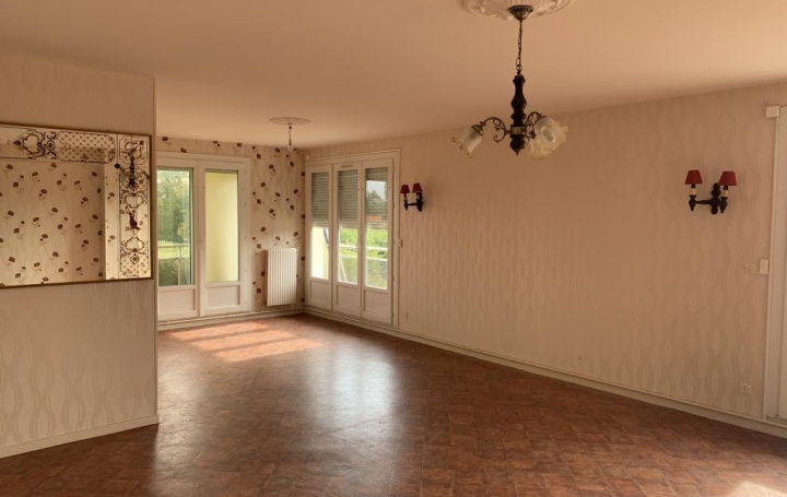 3 Pièces SAINT-AMAND-MONTROND (18200)  101 m2 87 000 € 