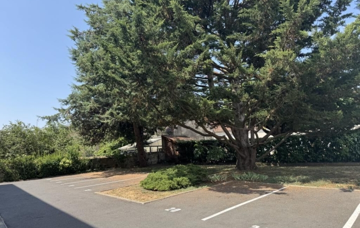 3 Pièces SAINT-AMAND-MONTROND (18200)  101 m2 87 000 € 