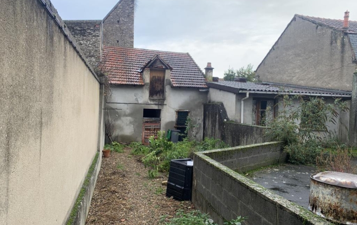 Maison SAINT-AMAND-MONTROND (18200)  75 m2 41 000 € 