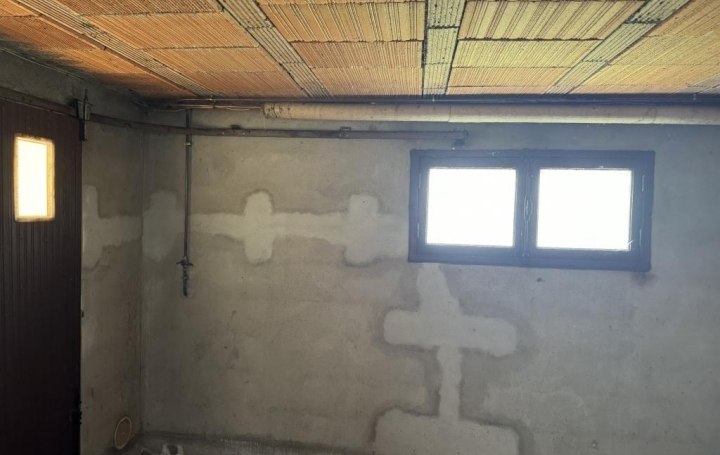 Maison SAINT-AMAND-MONTROND (18200)  60 m2 44 000 € 