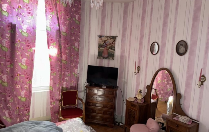 Maison SAINT-FLORENT-SUR-CHER (18400)  300 m2 407 000 € 