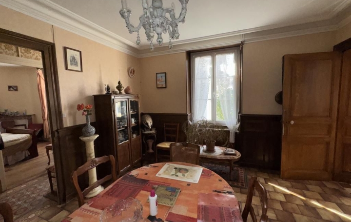 Maison SAINT-AMAND-MONTROND (18200)  112 m2 176 000 € 