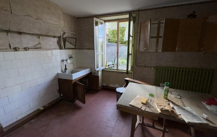 Maison de village FARGES-ALLICHAMPS (18200)  115 m2 71 000 € 
