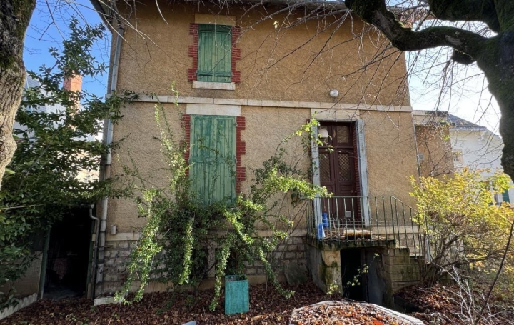 Maison SAINT-AMAND-MONTROND (18200)  85 m2 70 850 € 