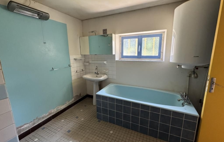 Maison THAUMIERS (18210)  117 m2 56 000 € 