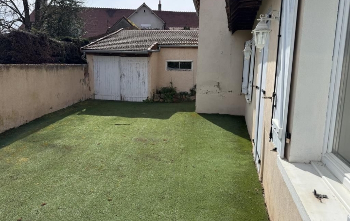 Maison SAINT-BONNET-TRONCAIS (03360)  65 m2 91 800 € 