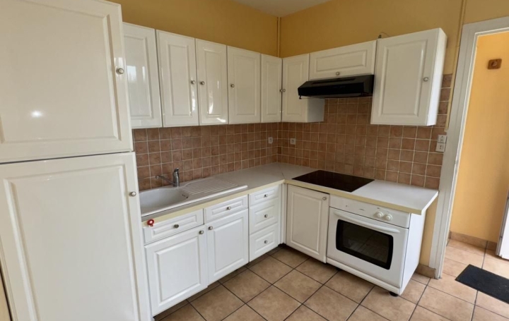 Maison SAINT-BONNET-TRONCAIS (03360)  65 m2 91 800 € 