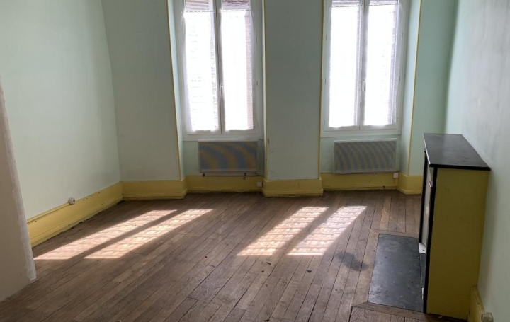 Immeuble SAINT-AMAND-MONTROND (18200)  100 m2 38 500 € 