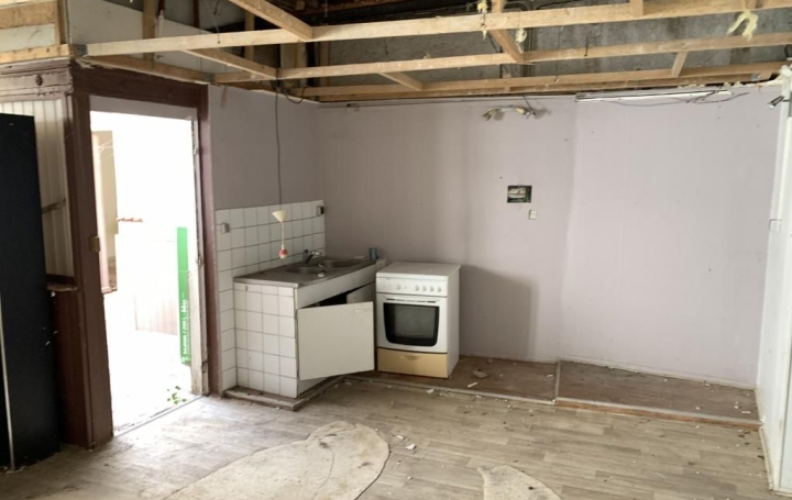 Immeuble SAINT-AMAND-MONTROND (18200)  100 m2 38 500 € 
