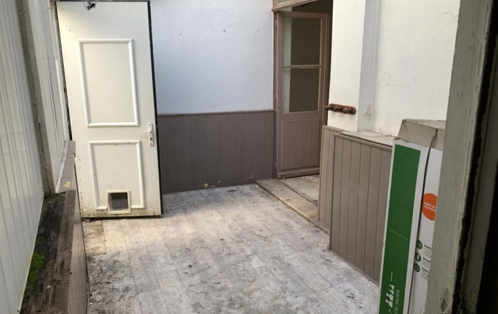 Immeuble SAINT-AMAND-MONTROND (18200)  100 m2 38 500 € 