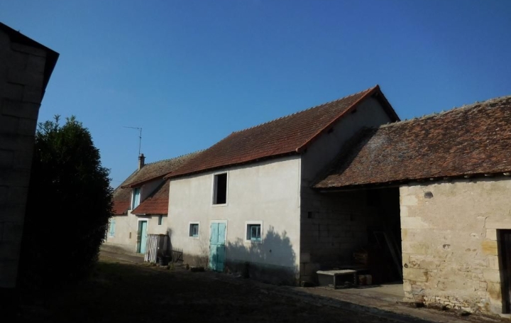 Maison SAINT-AMAND-MONTROND (18200)  41 m2 76 000 € 