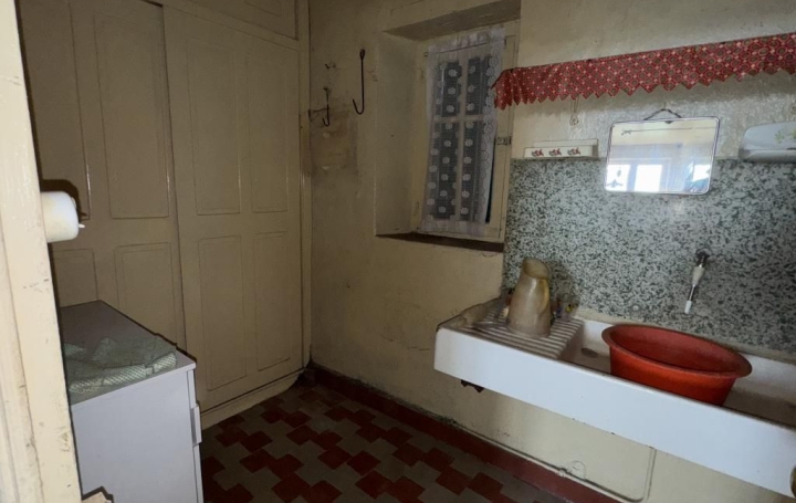 Maison SAINT-AMAND-MONTROND (18200)  41 m2 76 000 € 