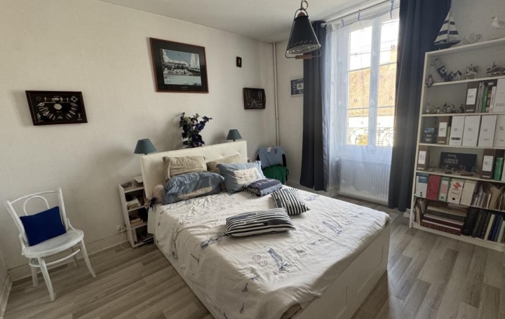 Maison SAINT-AMAND-MONTROND (18200)  202 m2 187 250 € 