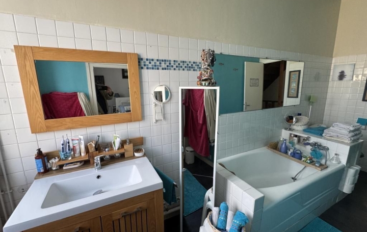 Maison SAINT-AMAND-MONTROND (18200)  202 m2 187 250 € 