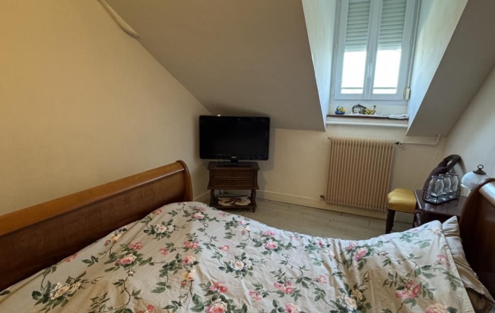 Maison SAINT-AMAND-MONTROND (18200)  202 m2 187 250 € 