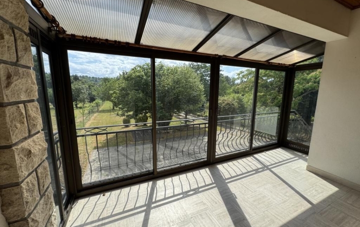 Maison SAINT-AMAND-MONTROND (18200)  158 m2 233 200 € 