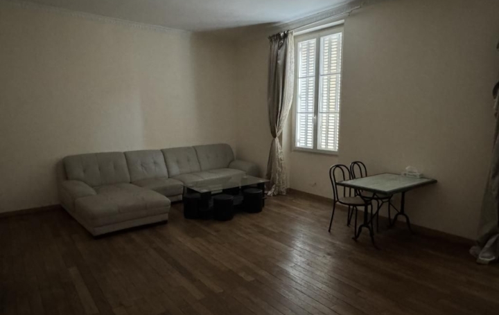 Immeuble SAINT-AMAND-MONTROND (18200)  268 m2 171 000 € 