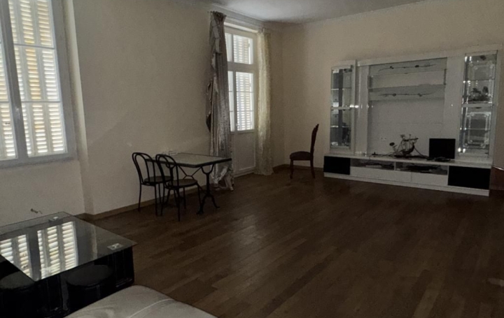 Immeuble SAINT-AMAND-MONTROND (18200)  268 m2 171 000 € 