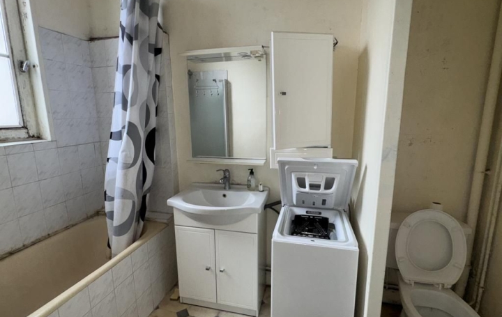 Immeuble SAINT-AMAND-MONTROND (18200)  268 m2 171 000 € 