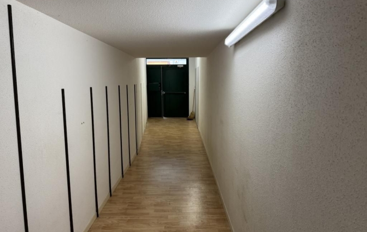 Immeuble SAINT-AMAND-MONTROND (18200)  268 m2 171 000 € 