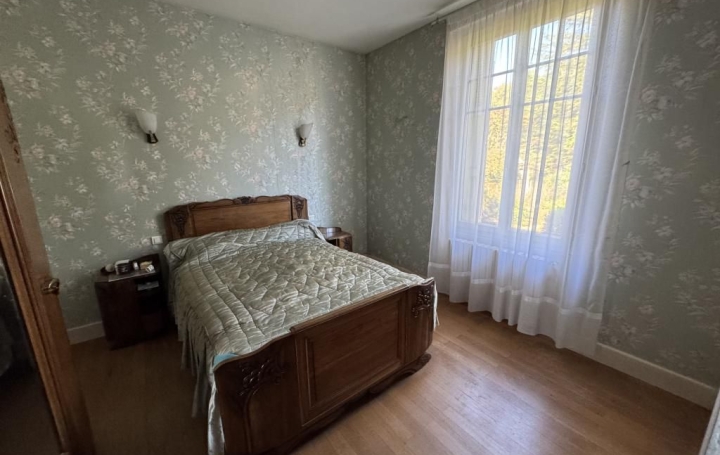 Maison SAINT-AMAND-MONTROND (18200)  151 m2 207 000 € 