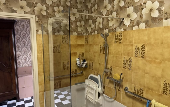 Maison SAINT-AMAND-MONTROND (18200)  151 m2 207 000 € 