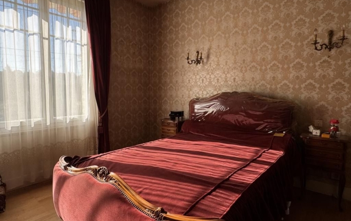 Maison SAINT-AMAND-MONTROND (18200)  151 m2 207 000 € 