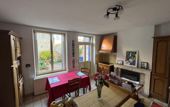 Maison SAINT-AMAND-MONTROND (18200)  134 m2 156 600 € 