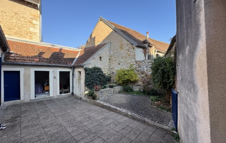 Maison SAINT-AMAND-MONTROND (18200)  134 m2 156 600 € 