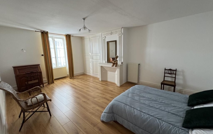 Maison SAINT-AMAND-MONTROND (18200)  134 m2 156 600 € 