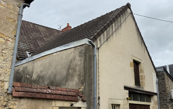 Garage SAINT-AMAND-MONTROND (18200)   33 500 € 