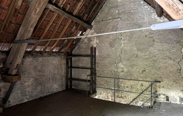 Garage SAINT-AMAND-MONTROND (18200)   33 500 € 