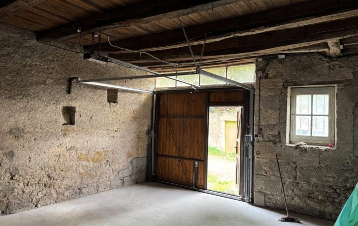 Garage SAINT-AMAND-MONTROND (18200)   33 500 € 
