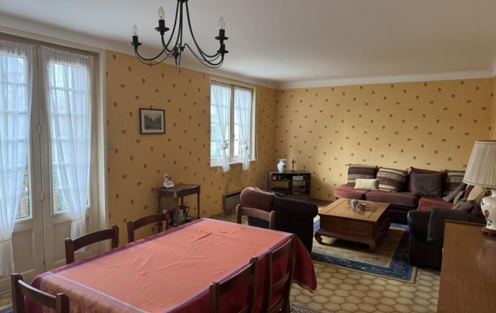 Maison SAINT-AMAND-MONTROND (18200)  94 m2 76 300 € 