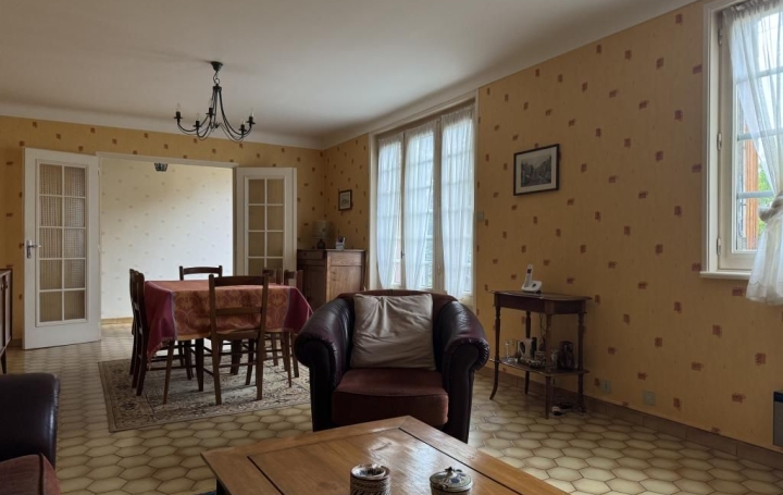 Maison SAINT-AMAND-MONTROND (18200)  94 m2 76 300 € 