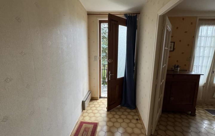 Maison SAINT-AMAND-MONTROND (18200)  94 m2 76 300 € 