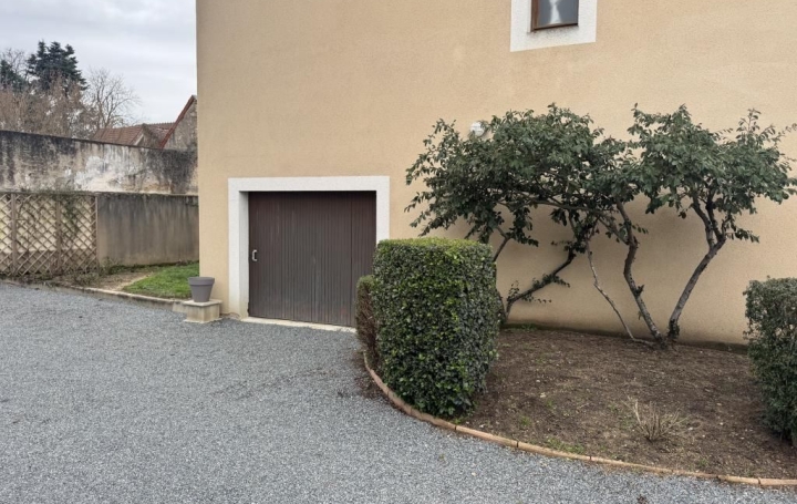 3 Pièces SAINT-AMAND-MONTROND (18200)  83 m2 99 700 € 