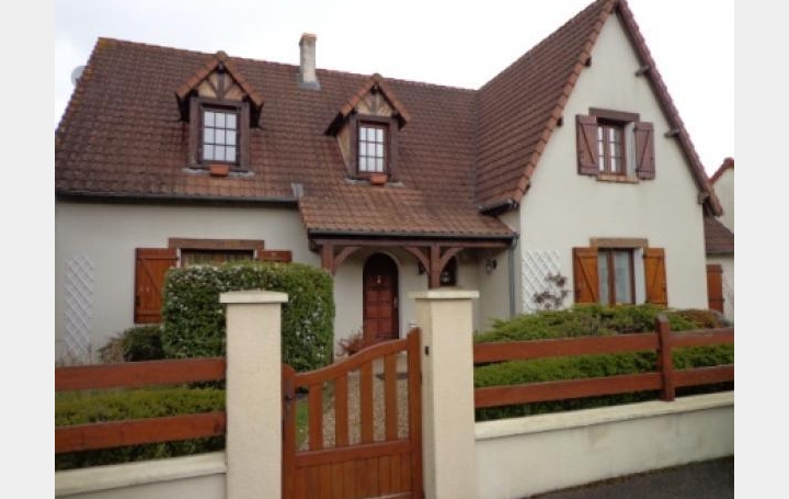 Réseau Immo-diffusion : Maison de ville  BOURGES  198 m2 279 000 € 