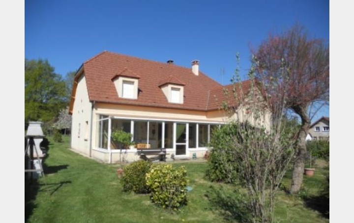Réseau Immo-diffusion : Maison  SAINT-BONNET-TRONCAIS  150 m2 240 000 € 
