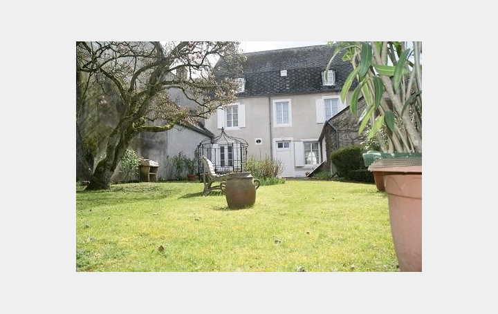 Réseau Immo-diffusion : Maison  BOURGES  238 m2 174 000 € 