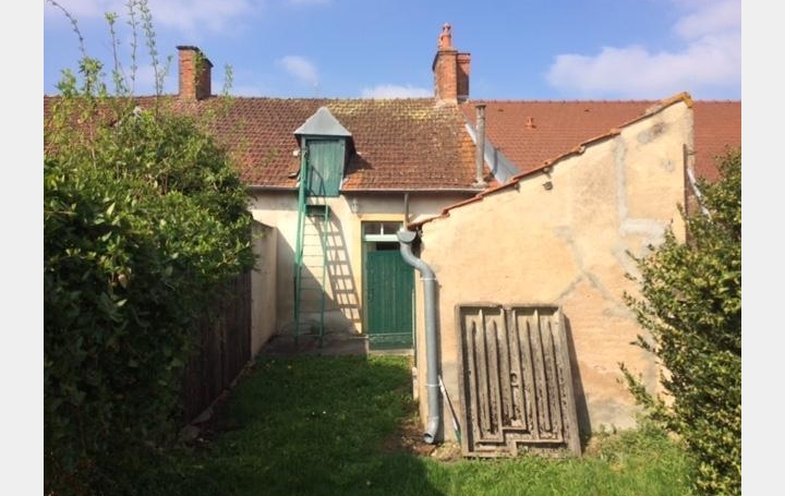 Maison CHARENTON-DU-CHER (18210)  27 m2 25 000 € 