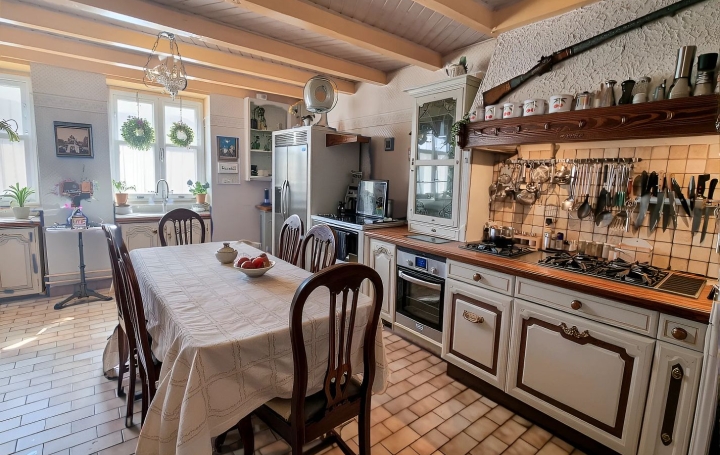 Maison VILLEMOTIER (01270)  180 m2 43 500 € 