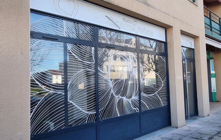 Local commercial AMBERIEU-EN-BUGEY (01500)  77 m2 180 000 € 