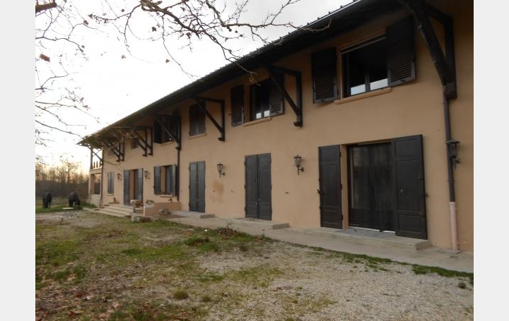 Réseau Immo-diffusion : Maison de village  JOYEUX  112 m2 680 € 