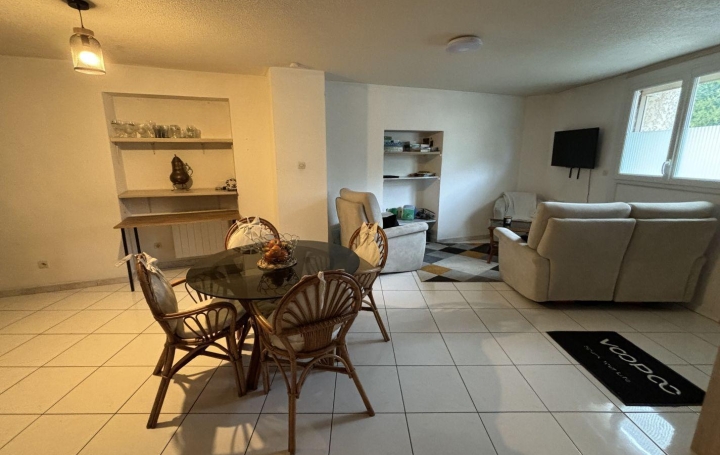 3 Pièces SAINT-PAUL-DE-VARAX (01240)  71 m2 600 € 