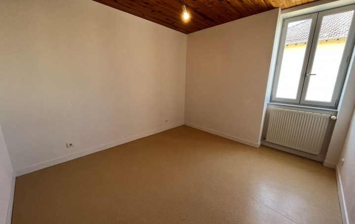 Maison SAINT-PAUL-DE-VARAX (01240)  70 m2 850 € 