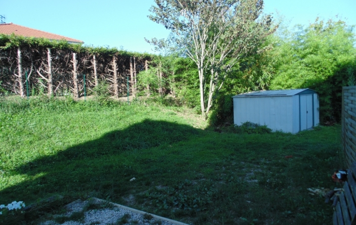3 Pièces CHALAMONT (01320)  59 m2 750 € 